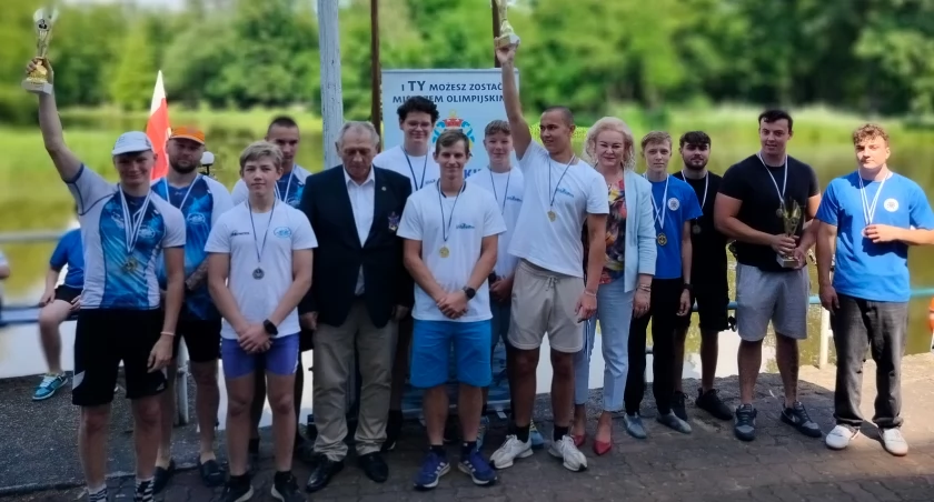 Kajakarze KTW na memoriałowym podium
