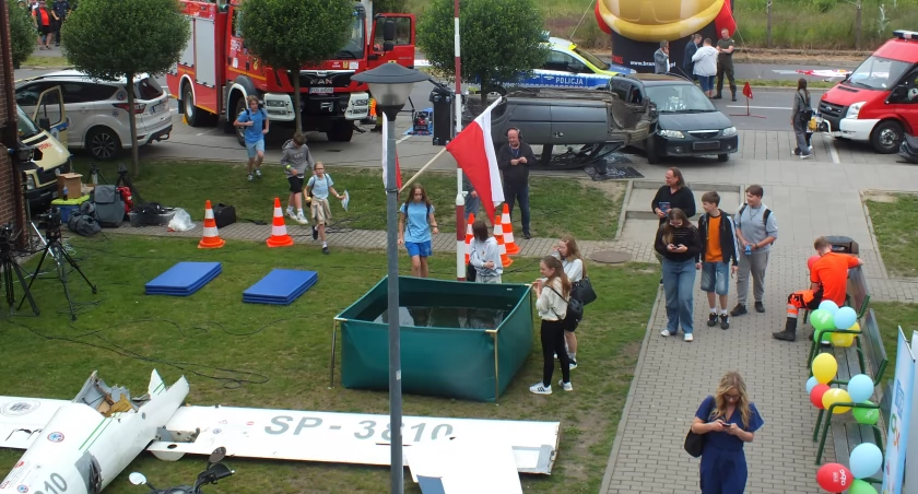 Ratownictwo, rekreacja, muzyka i śpiew z okazji Dnia Dziecka