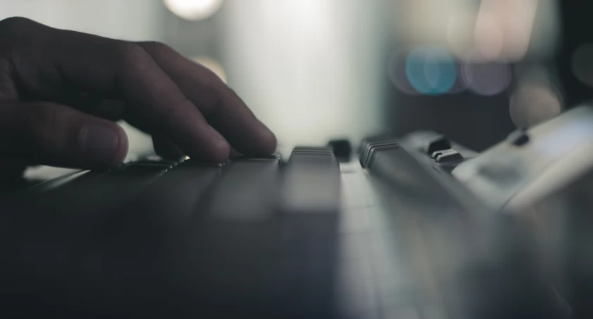 Cyberprzestępcy w natarciu. Policja ostrzega: uważaj na fałszywe maile!
