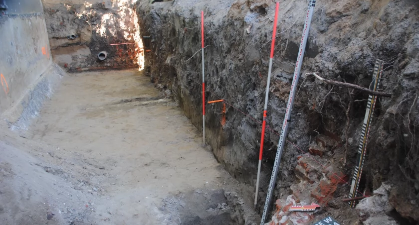 Co kaliscy archeolodzy znaleźli pod budynkiem byłego Domu Partii?