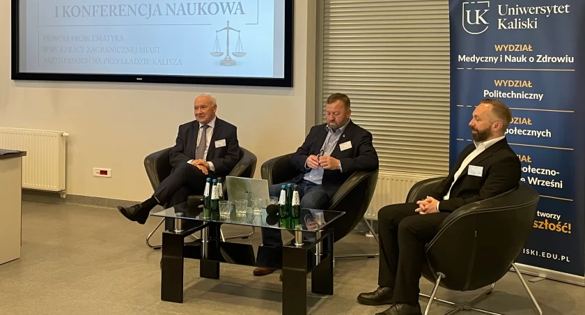 Współpraca miast partnerskich i prawo. Konferencja naukowa na Uniwersytecie Kaliskim 
