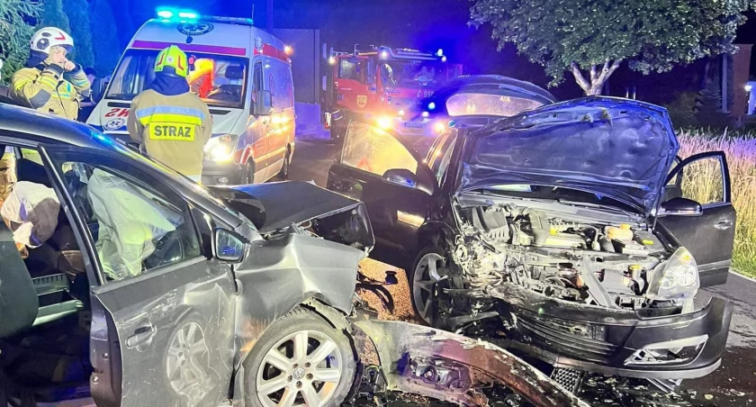 Nocny wypadek w gminie Koźminek. W autach łącznie 8 osób