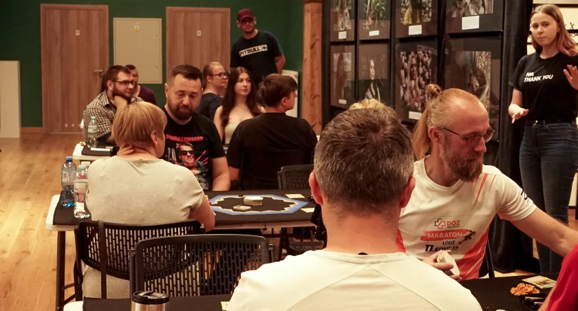Energetyczny wieczór w Kaliszu: Rozgrywki Catan i Muzyczne Jam Session w jednej lokalizacji