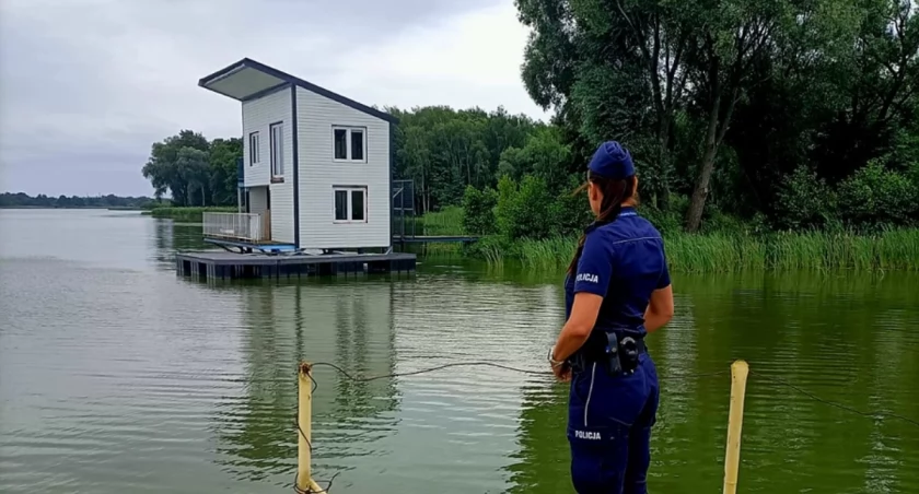 Kaliska policja kontroluje dzikie kąpieliska. Gdzie w okolicy kąpać się bezpiecznie?