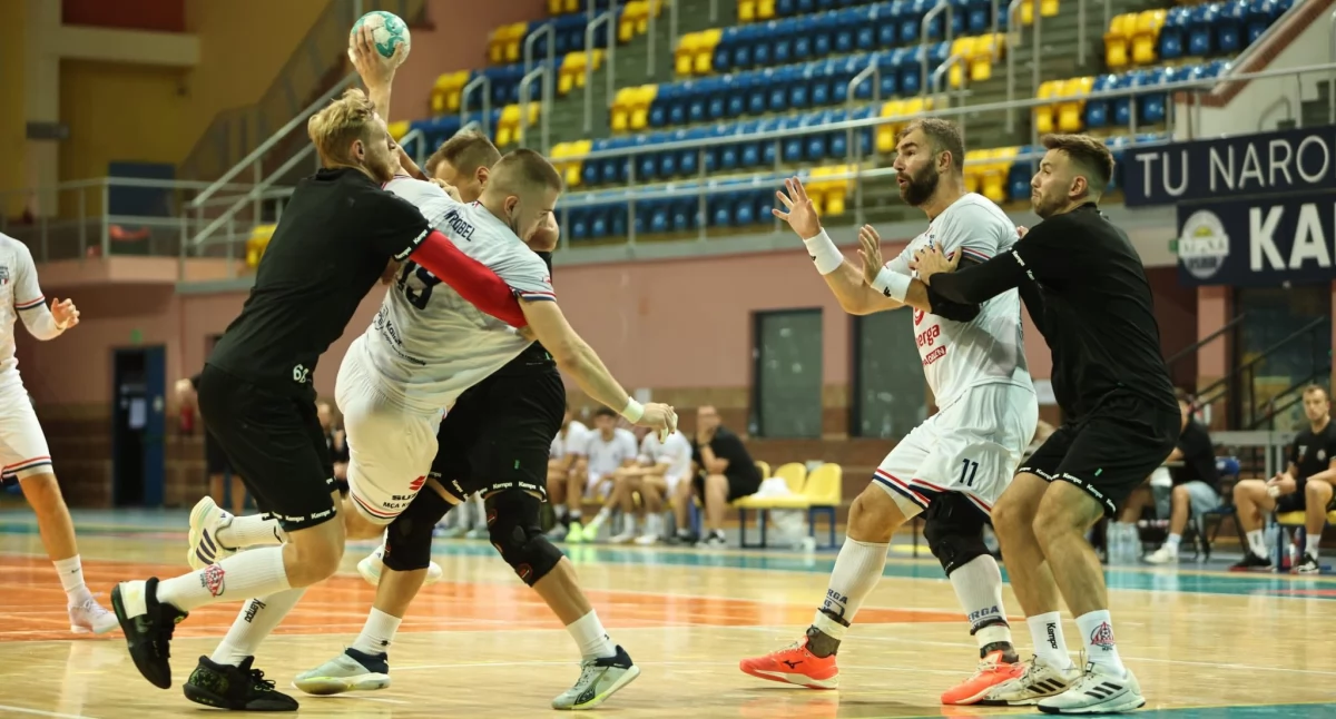 Sąsiedzki sparing wygrany przez Ostrovię