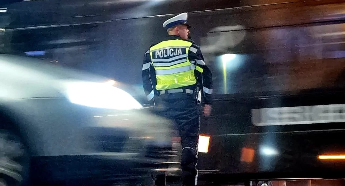 Nieprzytomny 16-latek leżał na drodze. Dramat na Winiarach