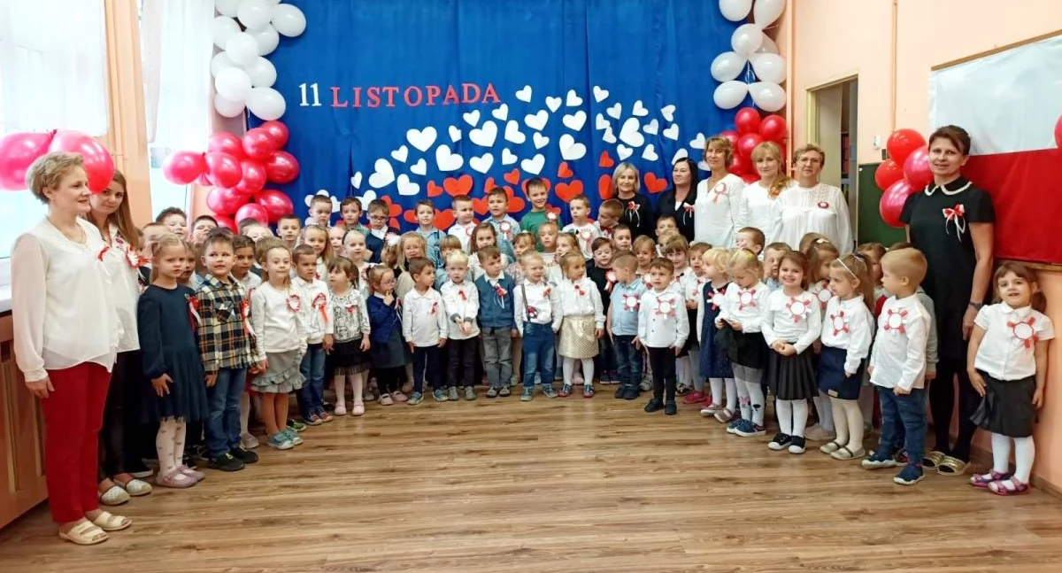 Około 700 uczniów, pod ratuszem zaśpiewa Mazurka Dąbrowskiego