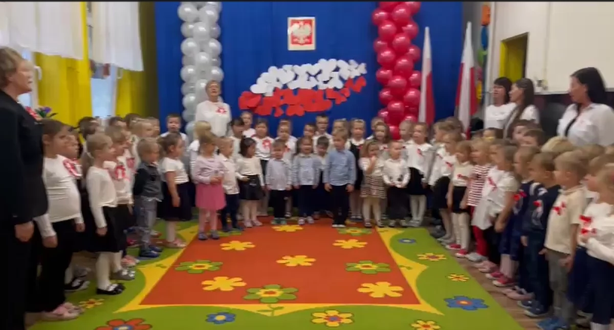 Kaliskie przedszkolaki odśpiewały hymn, w swoich placówkach