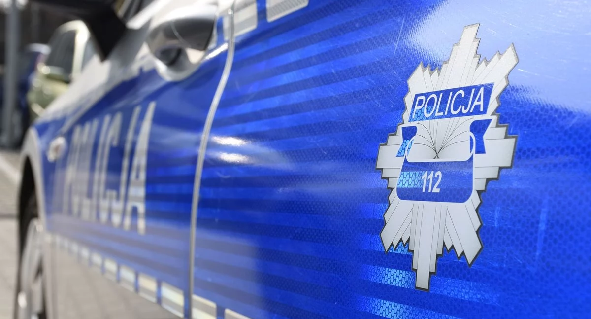Pułaskiego: samochód uderzył w ścianę budynku
