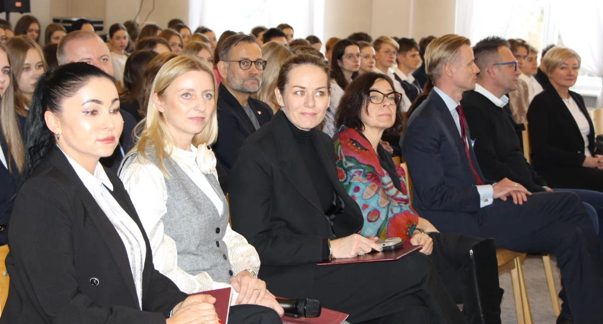 O prawach człowieka w kaliskim Asnyku - konferencja z udziałem Marii Ejchart, wiceministra sprawiedliwości 