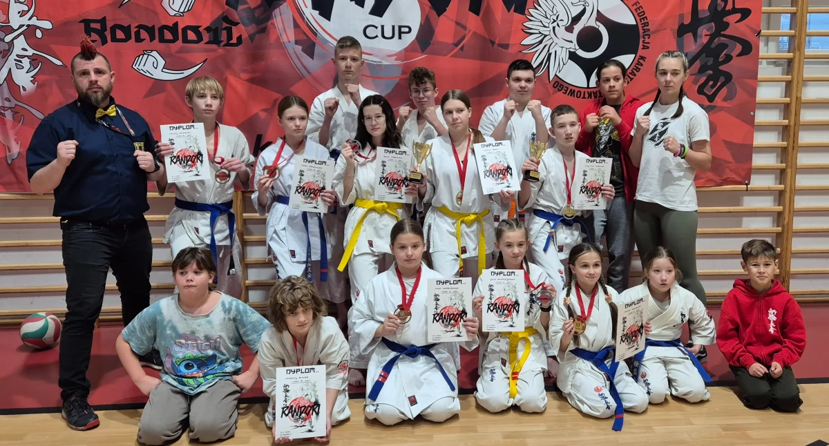 Młodzież z Podolski - Dojo na podium