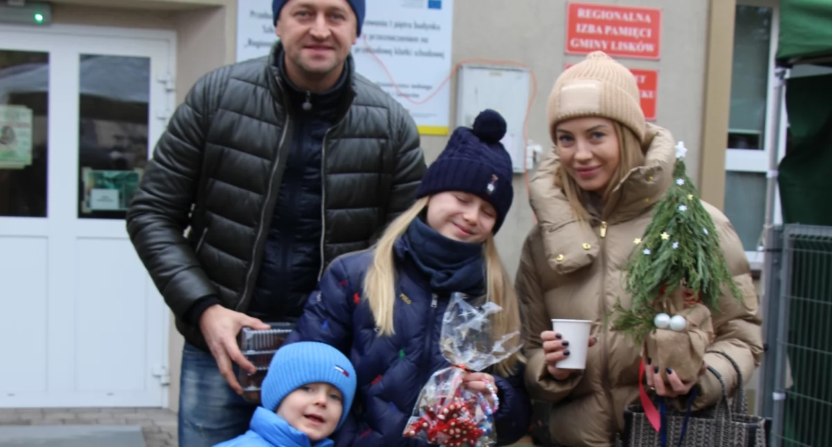 Świąteczny Kiermasz Charytatywny dla Julii