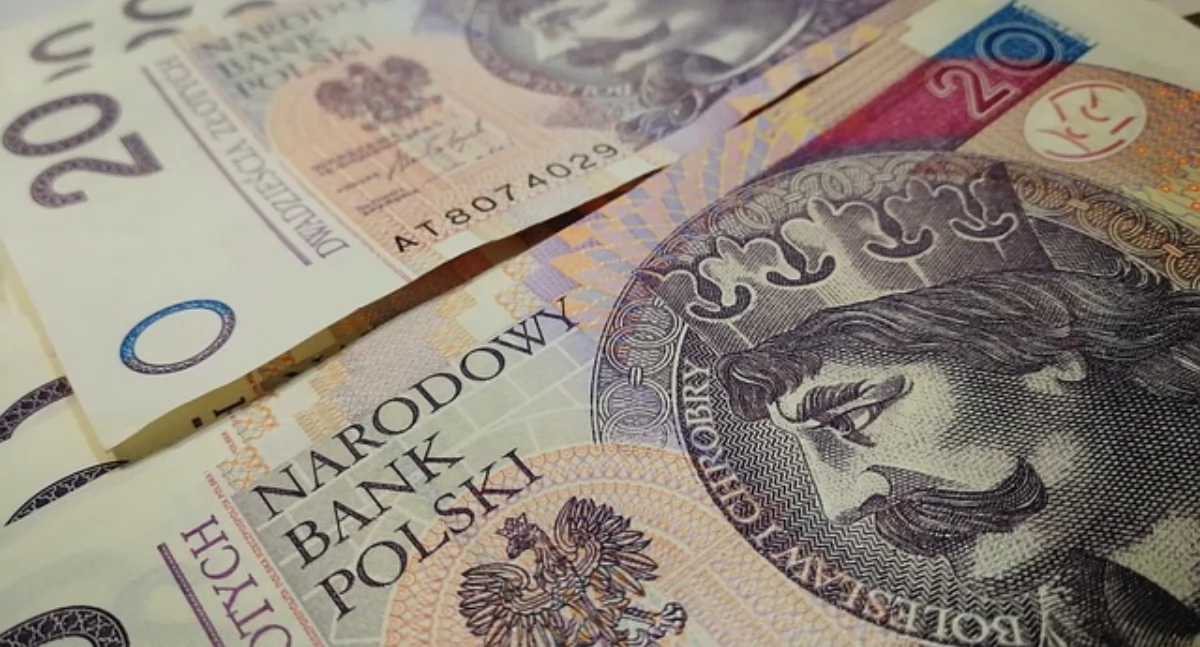 Podwyżki dla nauczycieli ale daleko do zarobków sprzed 100 lat  