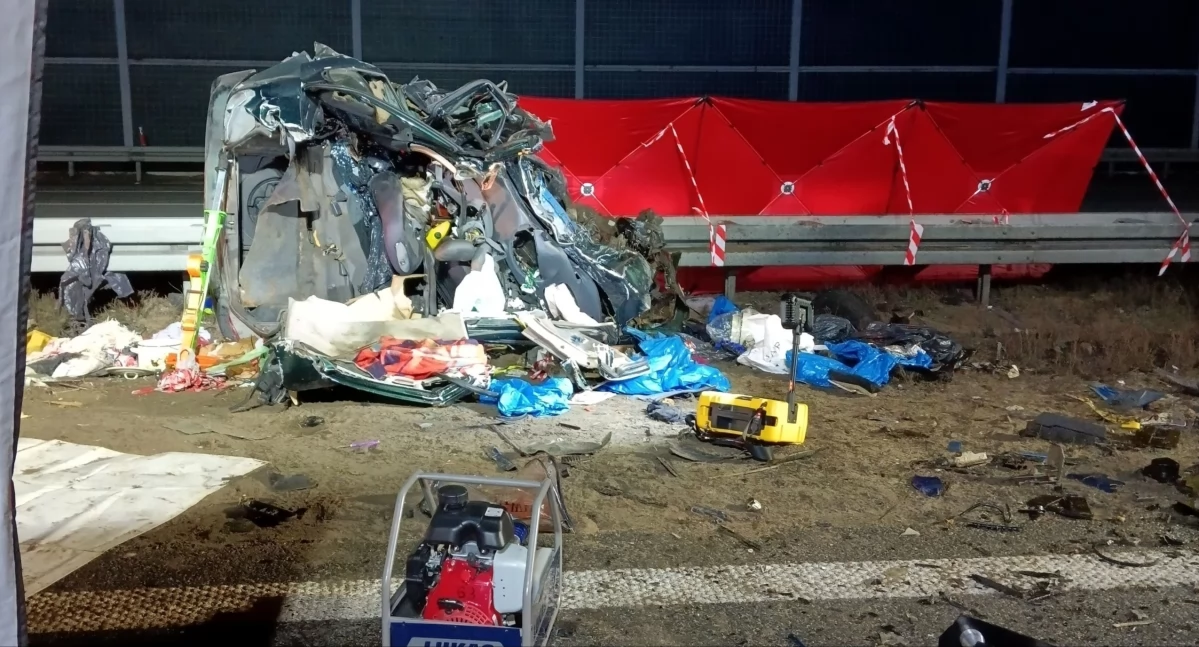 Tragedia na A2. Auto jechało pod prąd, zginął kaliski biegacz