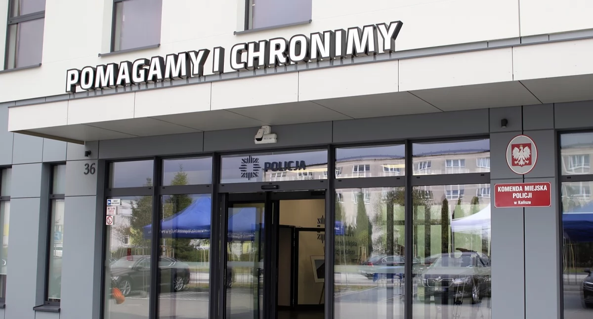 Uszkodził auto zaparkowane przy ul. Asnyka i odjechał. Policja szuka sprawcy