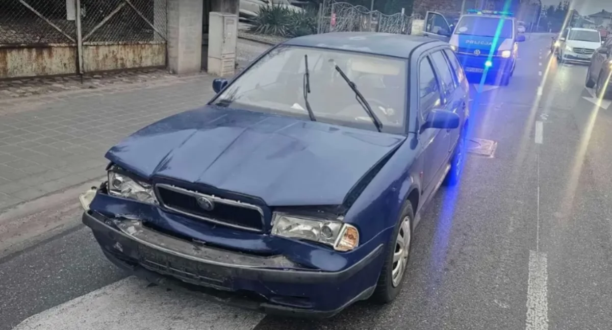 Kolizja skody i BMW na ul. Łódzkiej. Sprawca kompletnie pijany