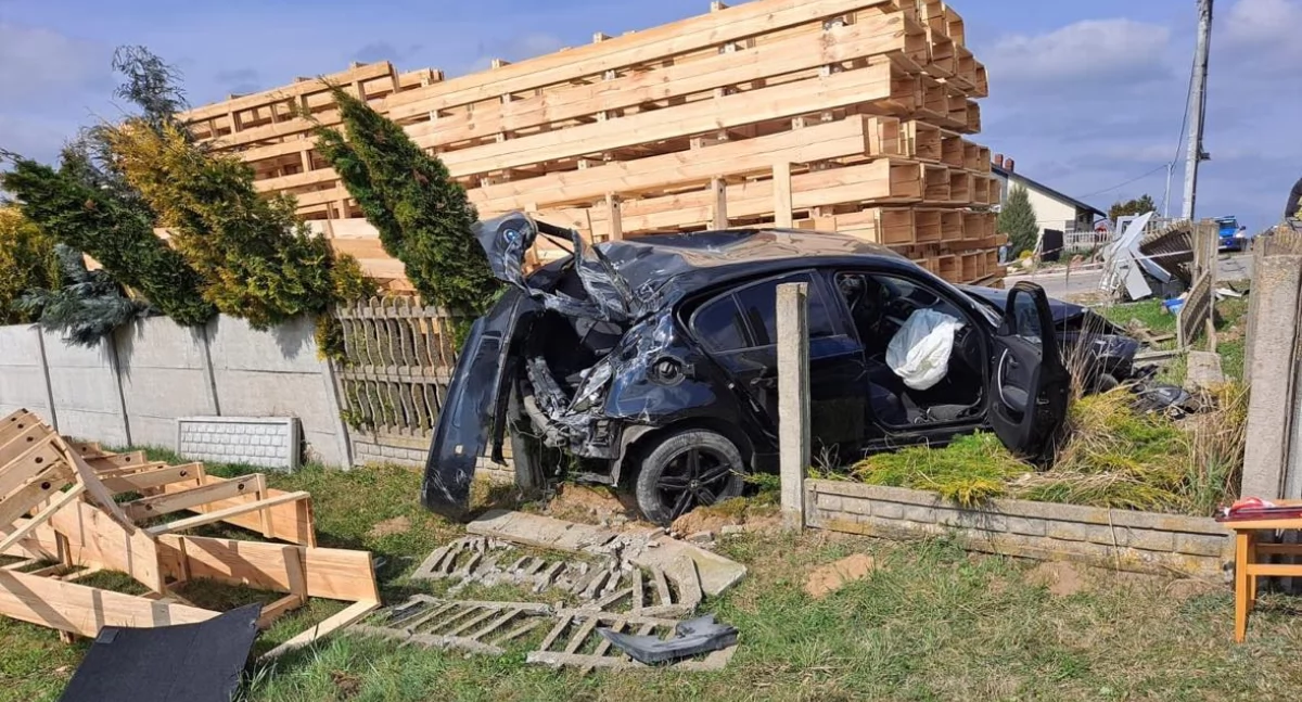 Zderzenie dwóch BMW w gminie Lisków. W pojazdach 4 osoby, w tym dziecko