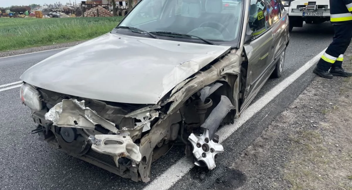 Chciał skręcić w lewo, uderzyła w niego dacia. Wypadek w Witoldowie