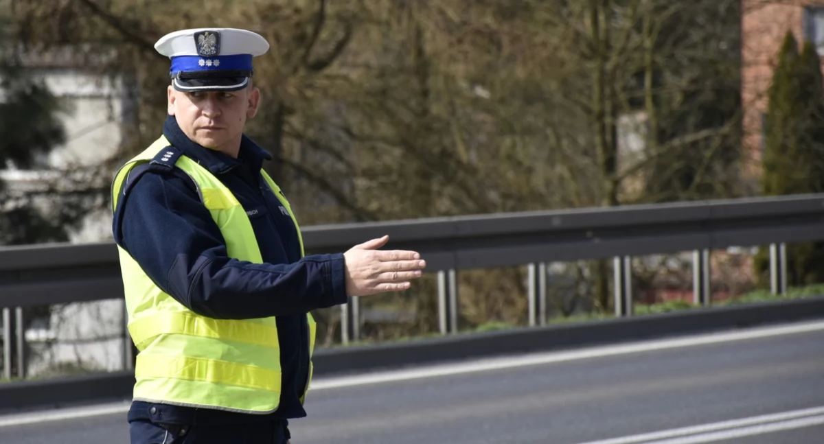 Wsiadł za kierownicę pomimo zakazu. Trafił wprost do więzienia
