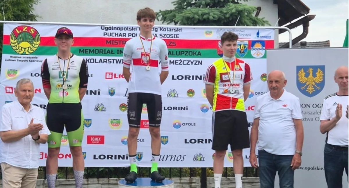 Pucharowe i „ludowe” trofea kolarzy