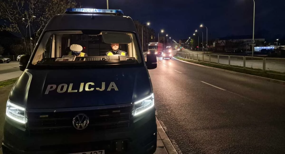 Jechał całą szerokością jezdni. Za kierownicą auta pijany Nepalczyk