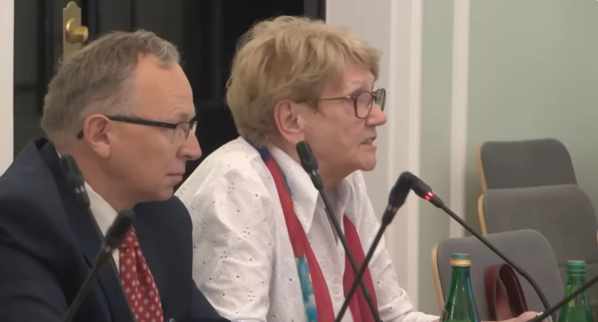 Szokujące informacje dotyczące  mięsa i mleka dostarczanego nam przez przemysł spożywczy. Profesor w Sejmie ujawnia  prawdę, której koncerny spożywcze nie chcą, byś znał. Twarde dane, nie opinie!