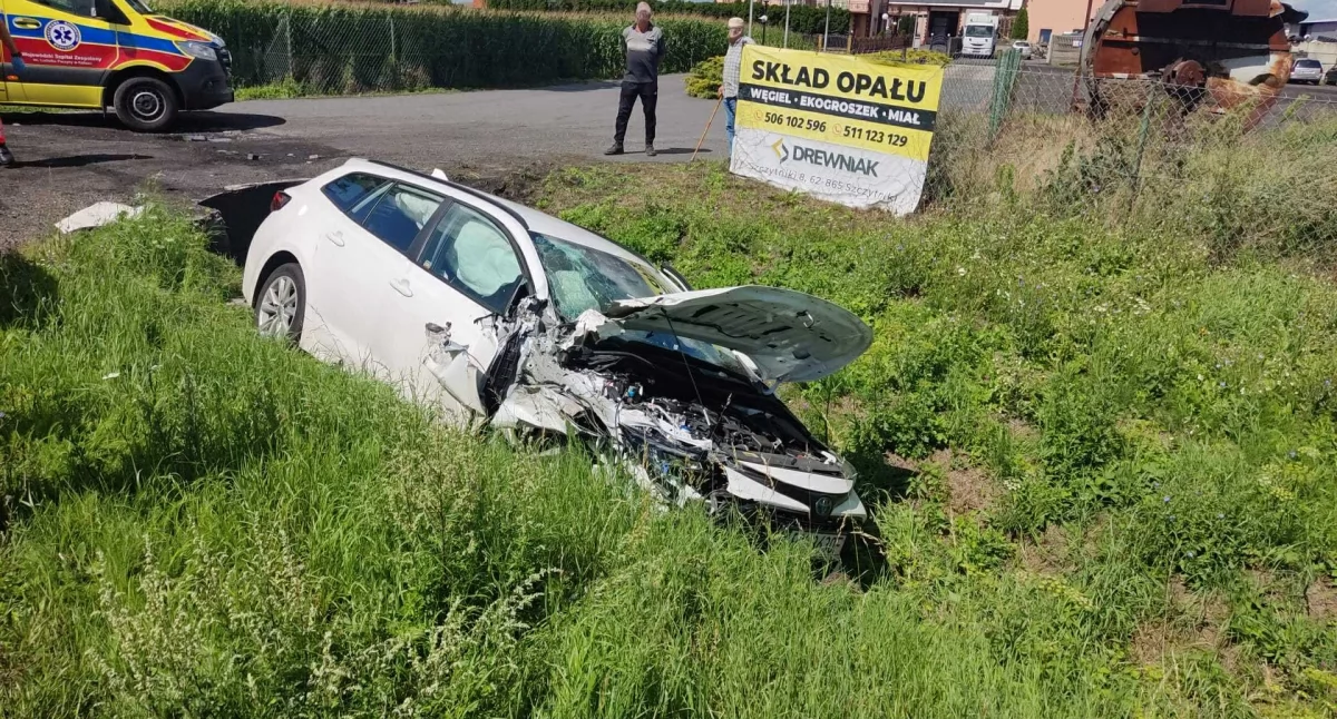 Zderzenie z ciężarówką w Szczytnikach. Dwie osoby w szpitalu