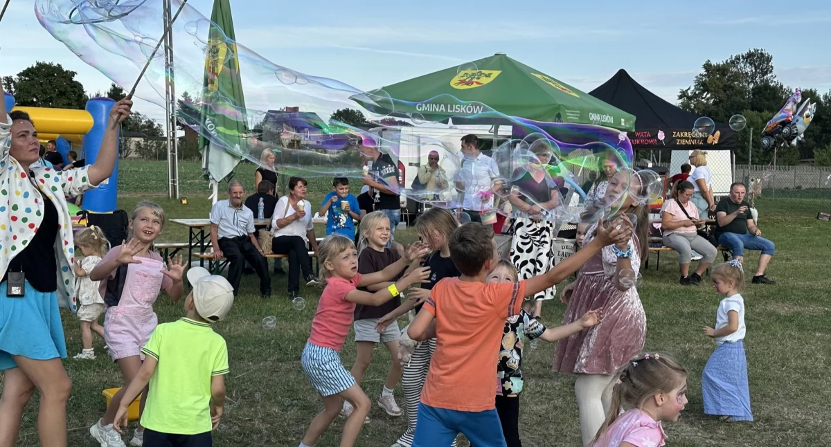 Skończyły się wakacje – w Liskowie pożegnano je na wesoło