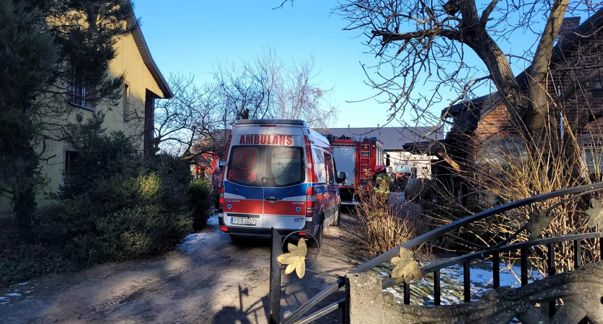 Pożar kotłowni w domu jednorodzinnym. Dwie osoby w poszkodowane