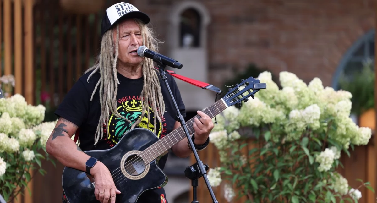 Darek Maleo Malejonek akustycznie – wyjątkowy muzyk i koncert w Kaliszu