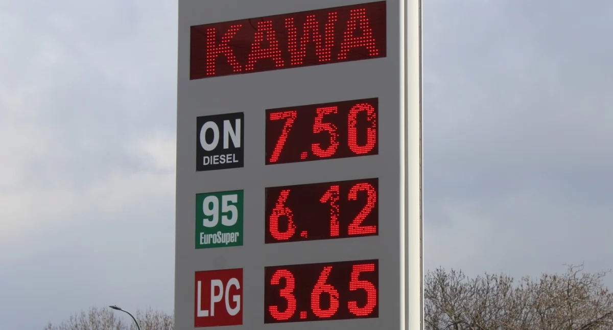 Ile za paliwo na stacjach?