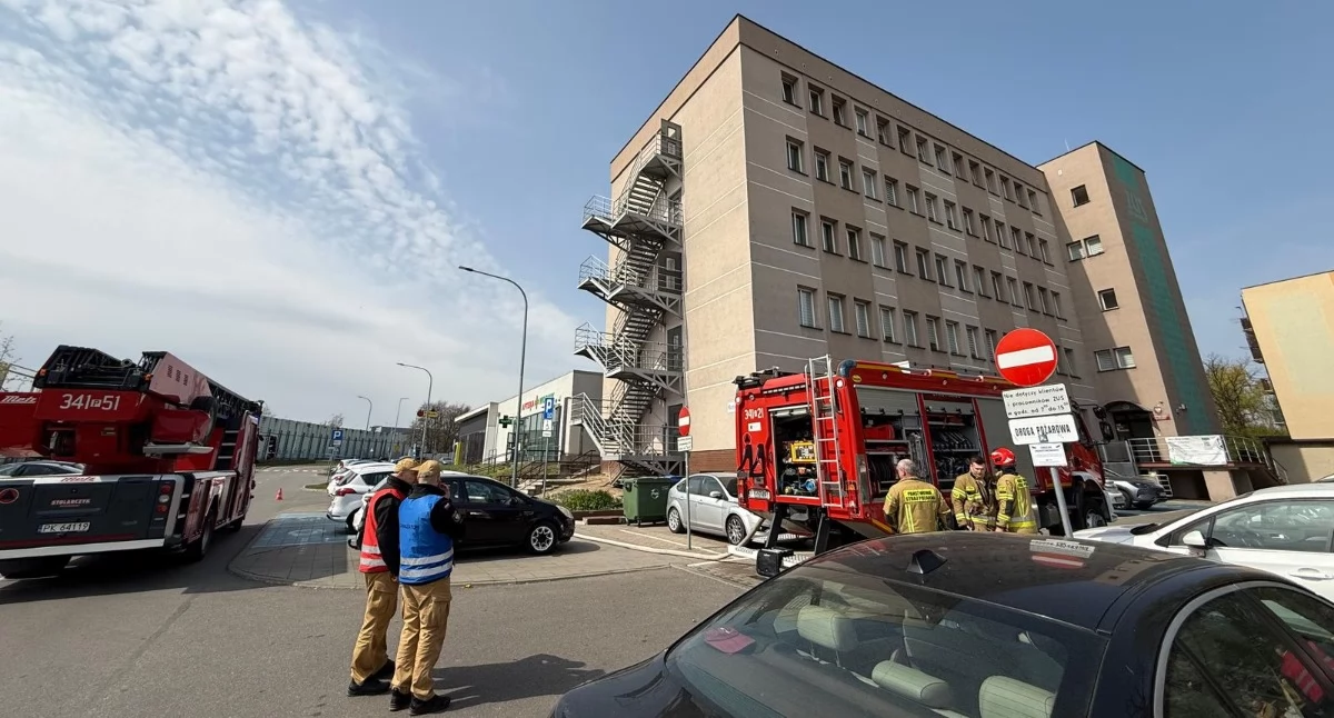 Strażacy ćwiczyli na terenie Zakładu Ubezpieczeń Społecznych