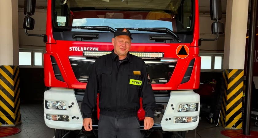 Strażak z Kalisza udzielił pomocy pasażerowi samolotu