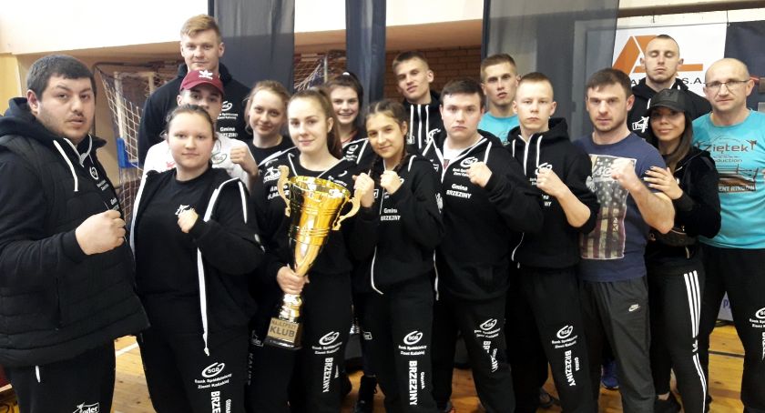 Grad medali kickboxerów Prosny i Ziętek Team
