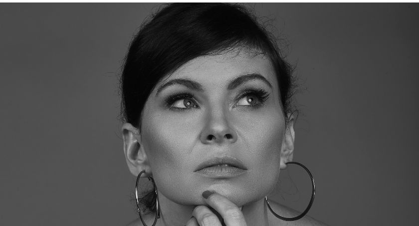 Beata zaśpiewa na dworcu