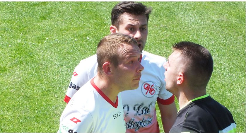Strzelanina przy Łódzkiej. 10 goli w meczu Prosny z wiceliderem klasy okręgowej - zdjęcia