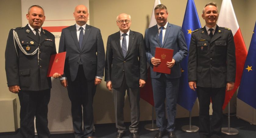 Strażacy zbierają na samochód