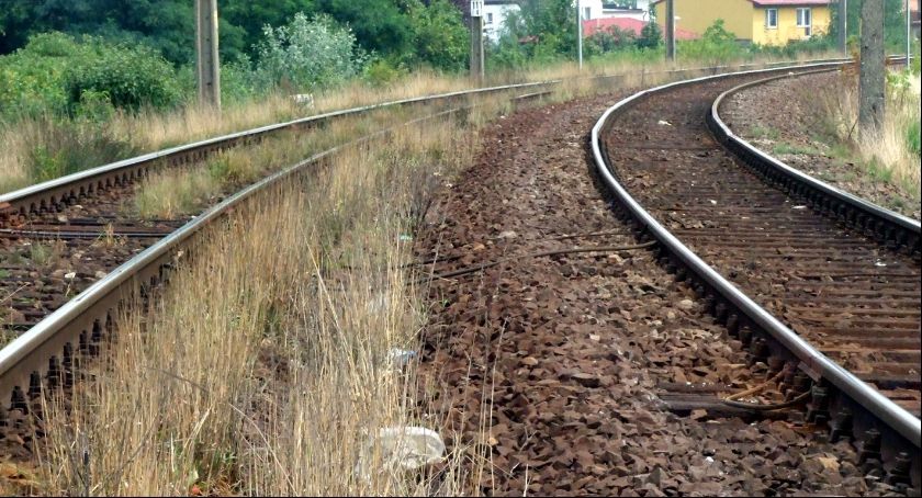 Zginął potrącony przez pociąg