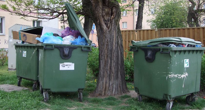Nie będzie nowych koszy na śmieci, za to będą ulotki