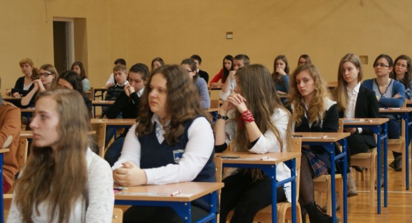 Wyniki matur - w Kaliszu niezłe, a w powiecie tragedia