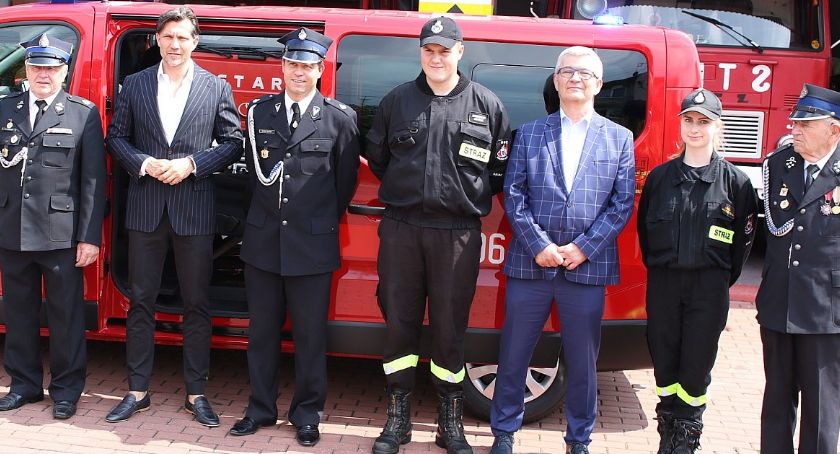 Strażacy z OSP Lis otrzymali nowy pojazd