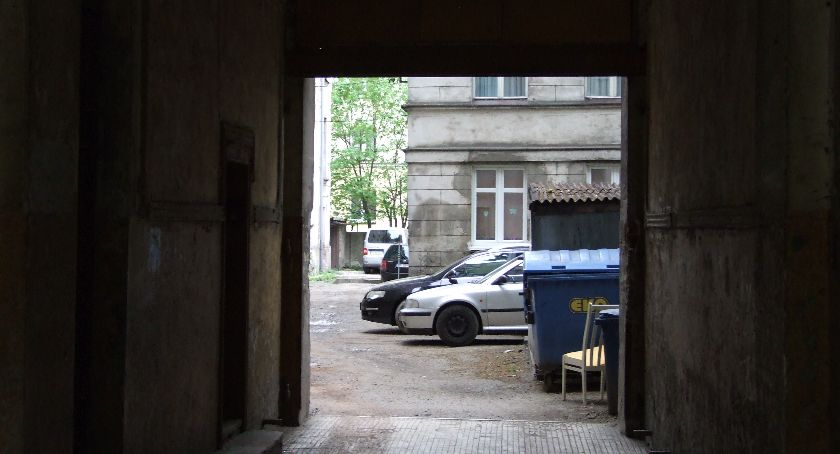 Niepłacący lokatorzy MZBM panicznie boją się eksmisji