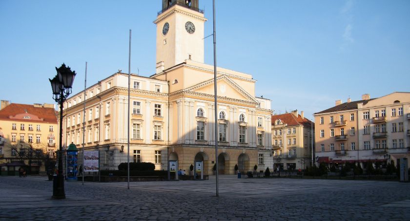 Co nam daje współpraca z miastami partnerskimi