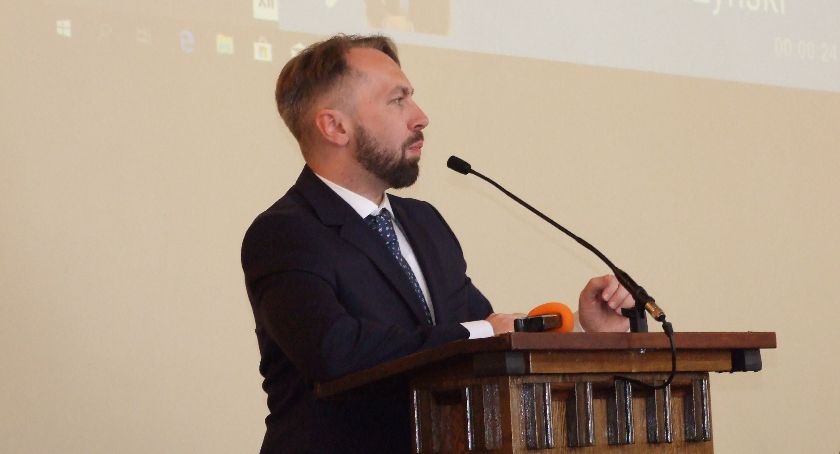 Pechowa ulica na Dobrzecu nie może doczekać się przebudowy