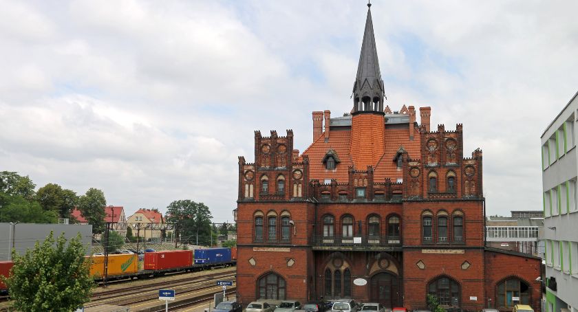Dworzec remontują z dbałością o historię