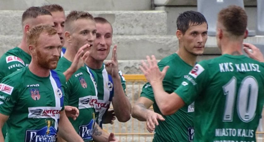 W meczu kandydatów do awansu KKS Kalisz lepszy od Kotwicy Kołobrzeg - dużo zdjęć, video