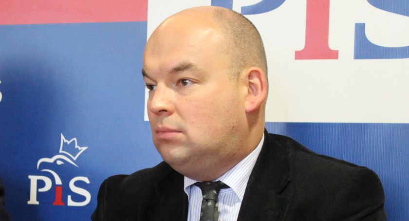PiS odkrywa (wyborcze) karty