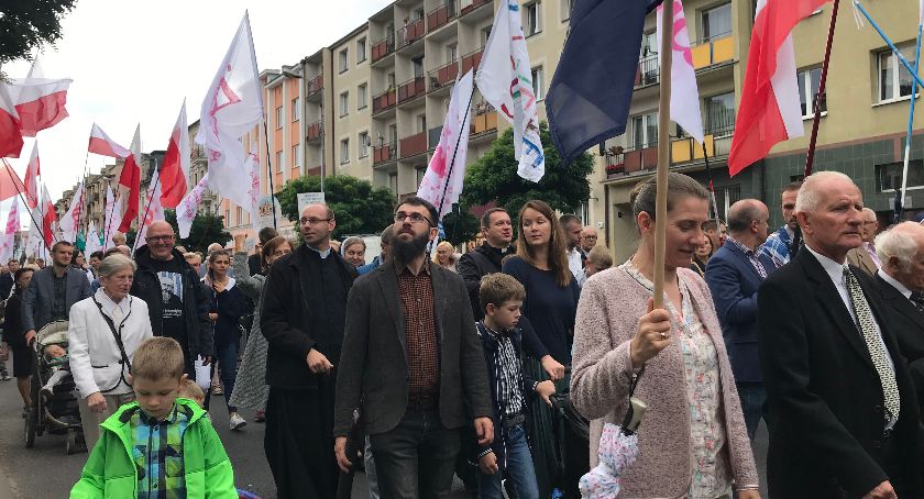 Tłumy kaliszan na Marszu dla Życia i Rodziny - ZDJĘCIA