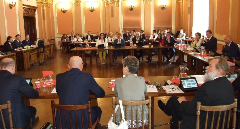 Uchwała Rady Miasta z okazji jubileuszu kaliskiej PWSZ