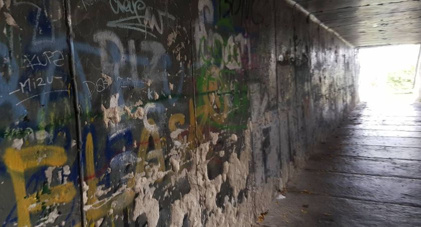 Mroczny tunel. Film i zdjęcia